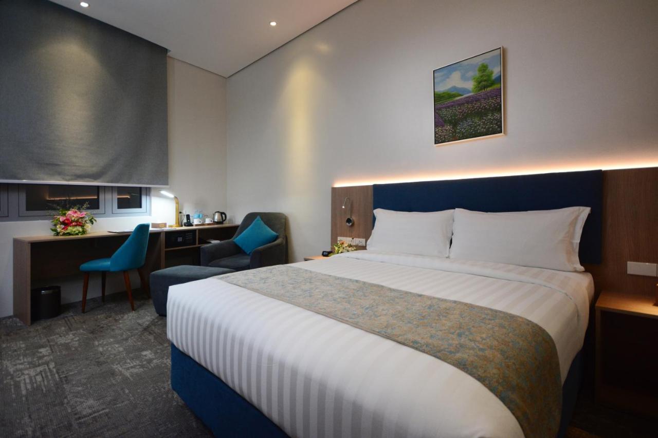 Blue Lotus Hotel Davao City Esterno foto